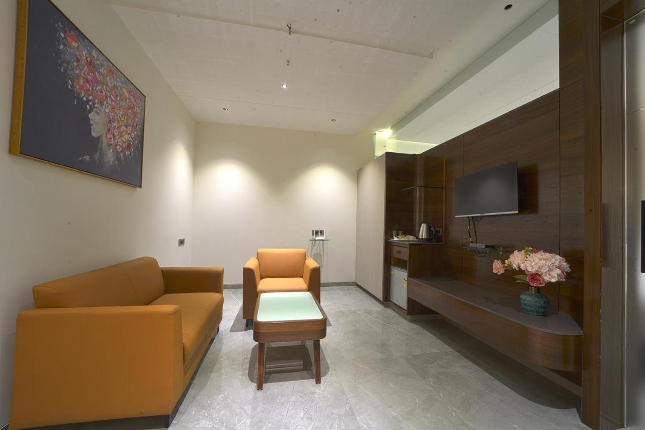 Hotel Devgiri Inn And Restaurant Sangli Bagian luar foto