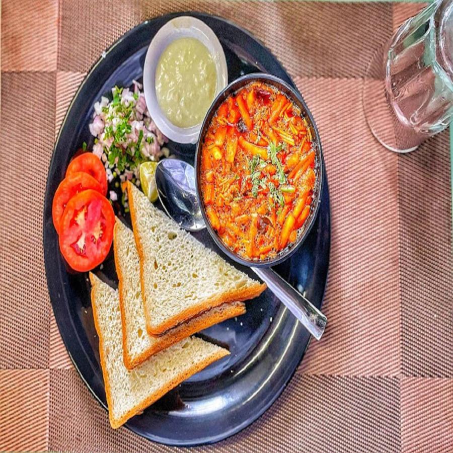 Hotel Devgiri Inn And Restaurant Sangli Bagian luar foto